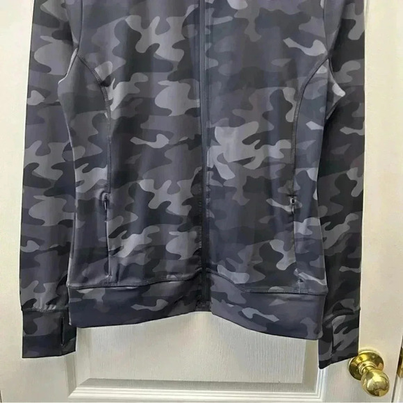 Lolë Active Yoga Workout Zip Up Gym Track Jacket Black Grey Camo Print Small NWT - Picture 5 of 14